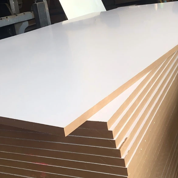 Ağ Laminatlı Lövhə